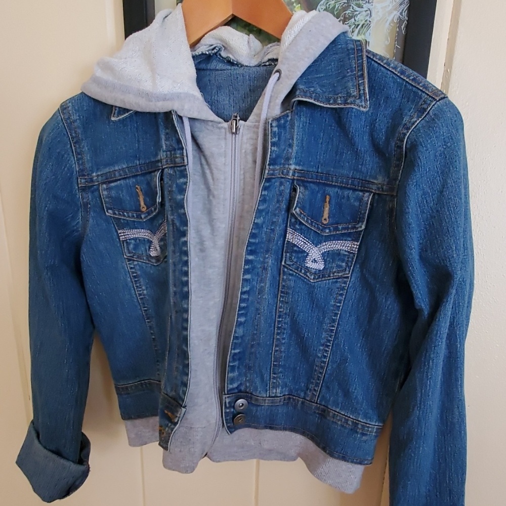 Short denim jacket